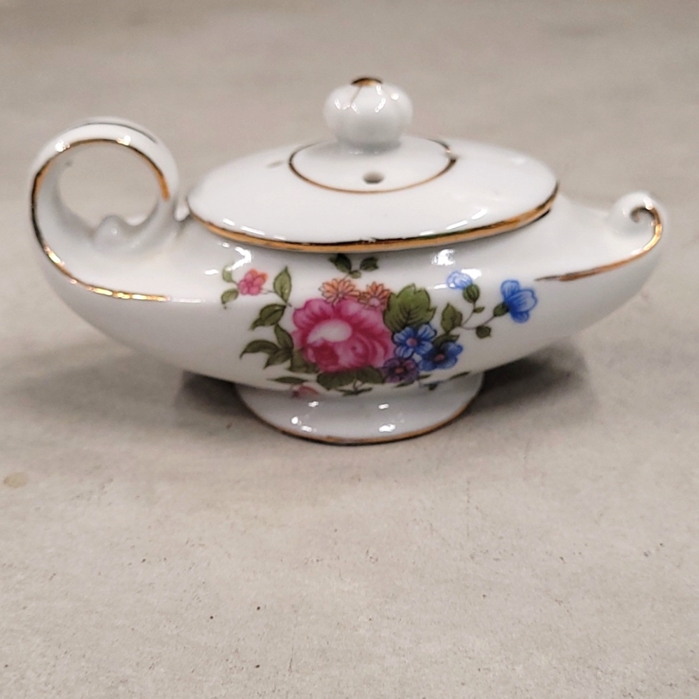 Porcelain Teapot - Picture 5 of 11